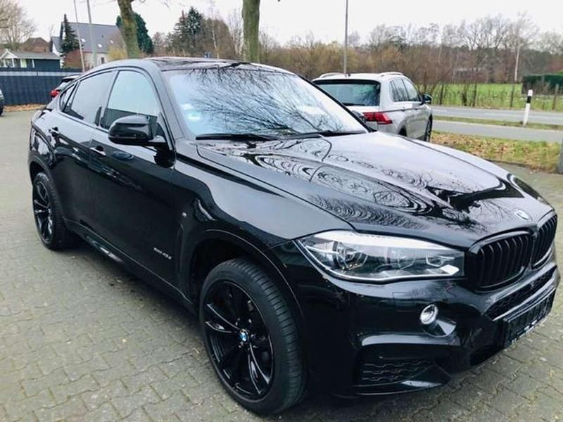 Black sapphire metallic Gebraucht 2018 BMW X6 M Sport SUV | 36.900 € (Teuer) - Bild 1/4