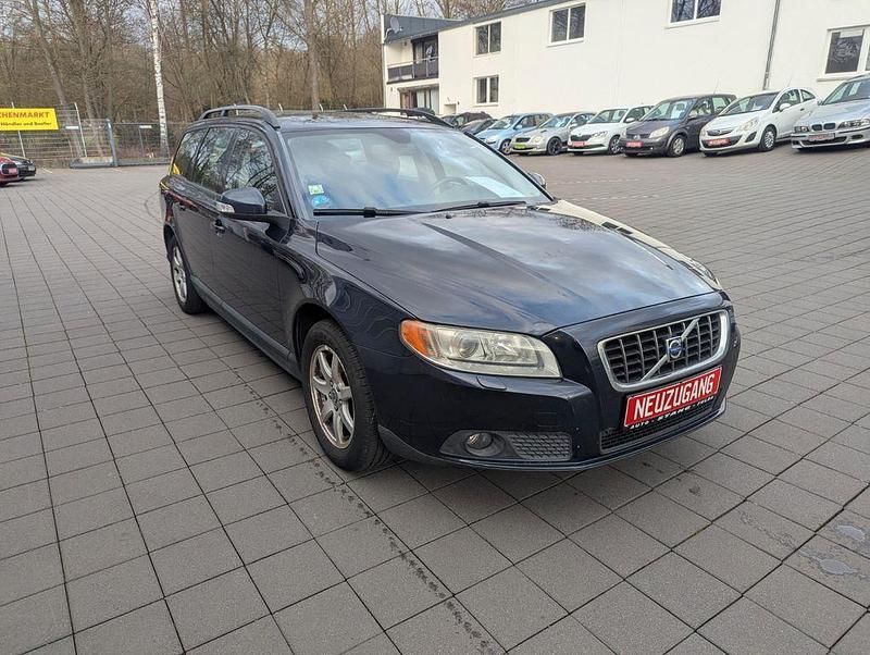 Gebraucht Volvo V70 145 PS (106 kW) 2009 Blau Kombi