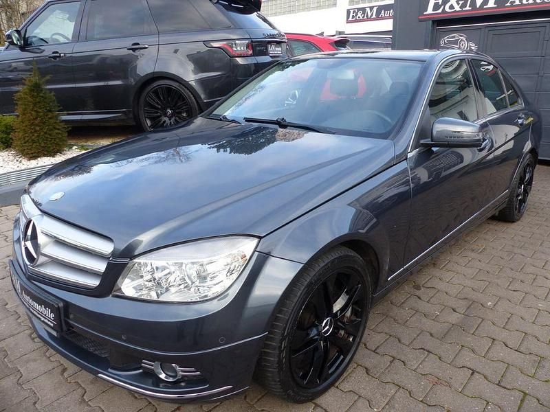 Grau Gebraucht 2010 Mercedes C200 Avantgarde Limousine | 8.680 € (Fairer Preis) - Bild 1/4