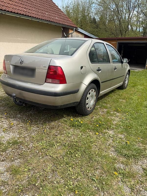 Usata VW Bora 103 CV (75 kW) 2004 Berlina
