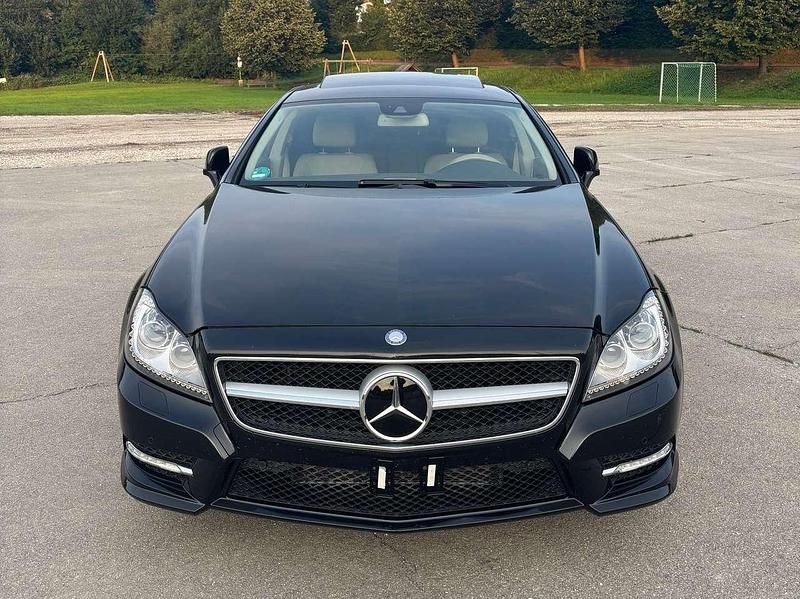 Schwarz Gebraucht 2011 Mercedes CLS500 Coupé | 25.500 € (Fairer Preis) - Bild 1/4