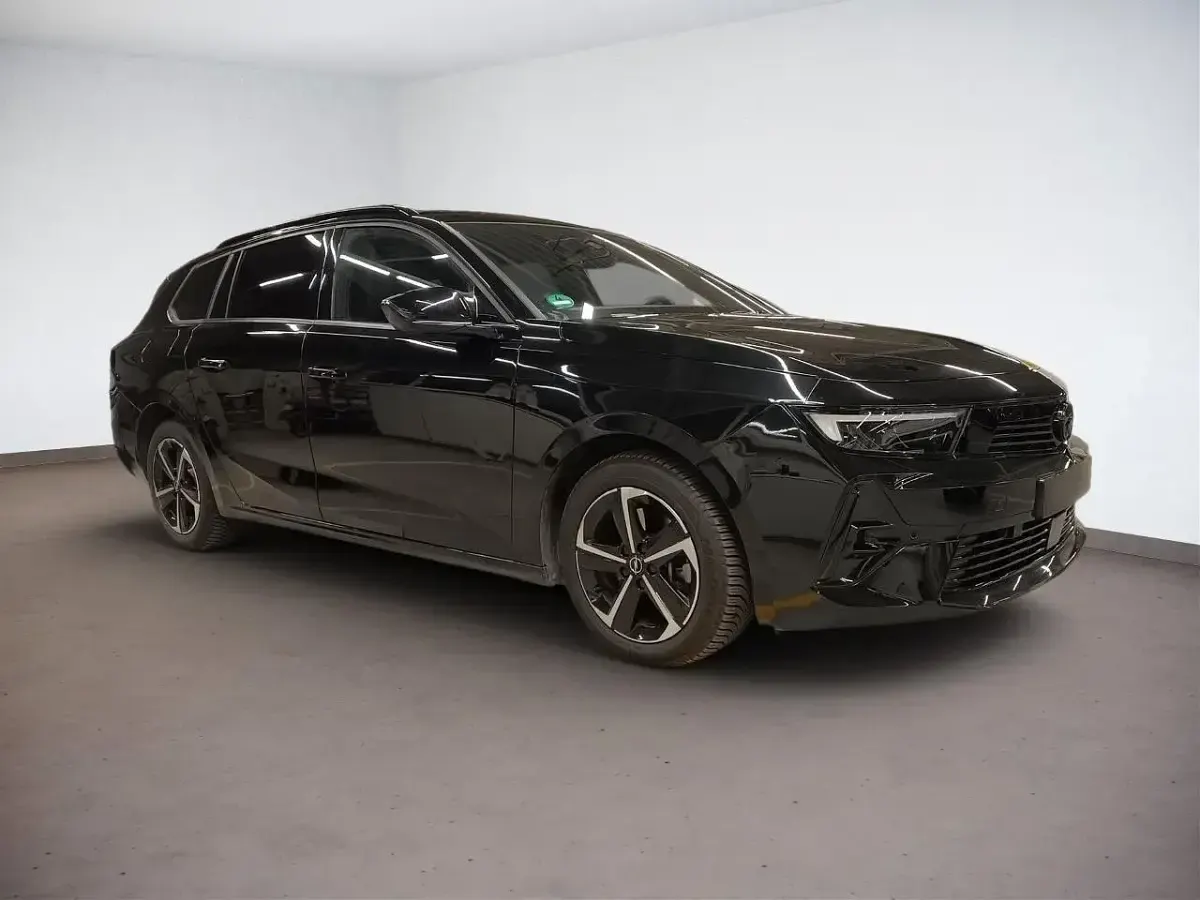 Gebraucht Opel Astra 131 PS (96 kW) 2025 Schwarz Kleinwagen
