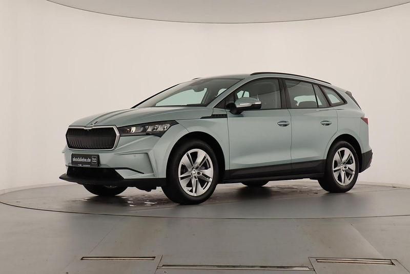 Arctic silber metallic Gebraucht 2023 Skoda Enyaq iV Loft SUV | 22.889 € (Superpreis) - Bild 1/4