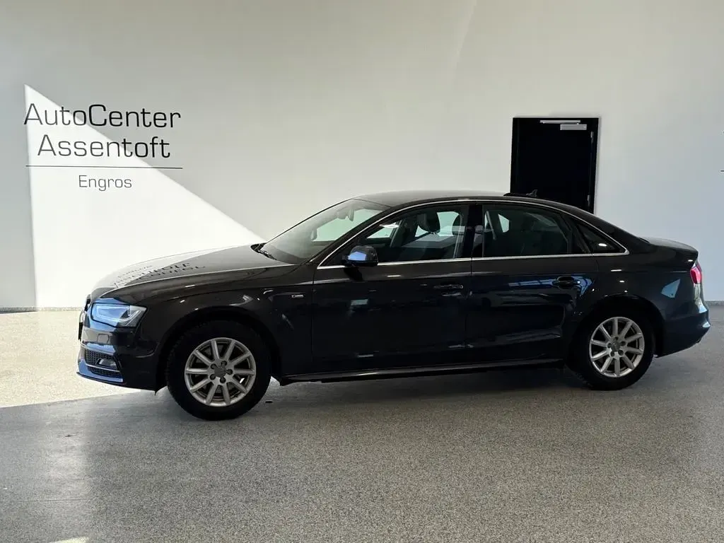 Gebraucht Audi A4 S-Line 170 PS (125 kW) 2015 Grau Limousine