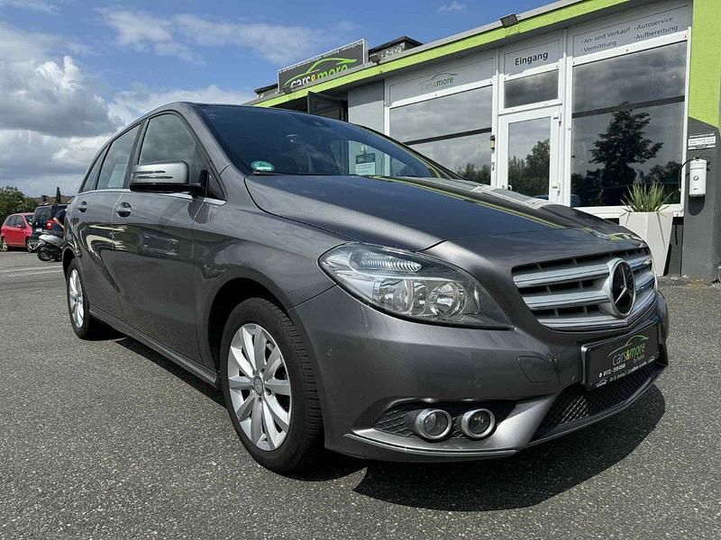Mountaingrau Gebraucht 2013 Mercedes B180 Van / Kleinbus | 7.999 € (Guter Preis) - Bild 1/4