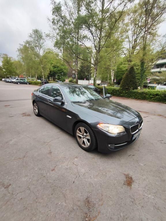 Gebraucht BMW 523 204 PS (150 kW) 2010 Schwarz Limousine