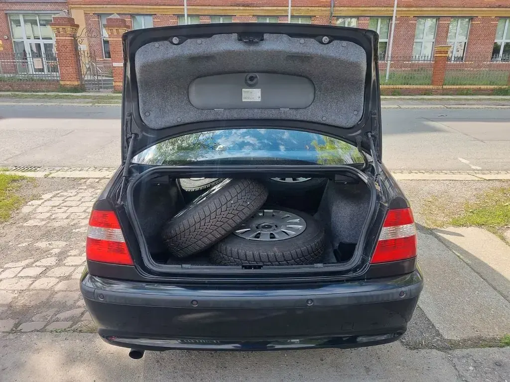 Brugt BMW 318 143 HK (105 kW) 2004 Sort Sedan