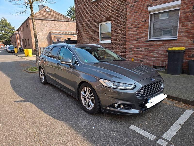 Gebraucht Ford Mondeo Titanium 150 PS (110 kW) 2016 Grau Limousine