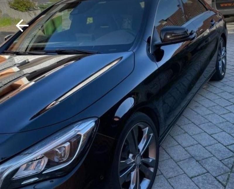 Schwarz Gebraucht 2017 Mercedes 220 Coupé | 14.500 € (Fairer Preis) - Bild 1/4