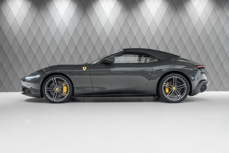 Neu Ferrari Roma 620 PS (456 kW) 2025 Grau Coupé