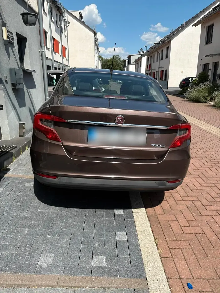 Gebraucht Fiat Tipo Easy 95 PS (69 kW) 2017 Braun Limousine