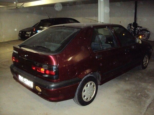 Gebraucht Renault R9 109 PS (80 kW) 1992 Rot Limousine