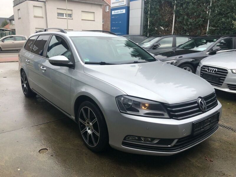Silber Gebraucht 2012 VW Passat Limousine | 7.400 € (Guter Preis) - Bild 1/4
