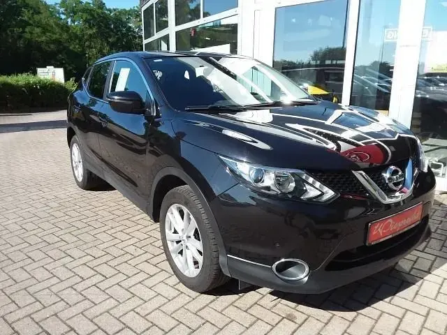 Gebraucht Nissan Qashqai Acenta 116 PS (85 kW) 2017 Black (m) SUV