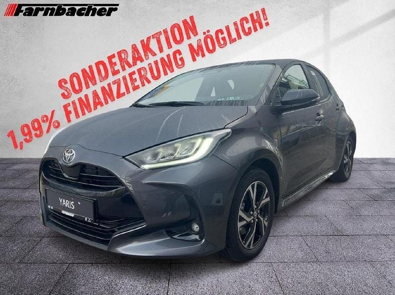 Marlingrau Neu 2025 Toyota Yaris Hybrid Comfort Limousine | 26.490 € (Fairer Preis) - Bild 1/4