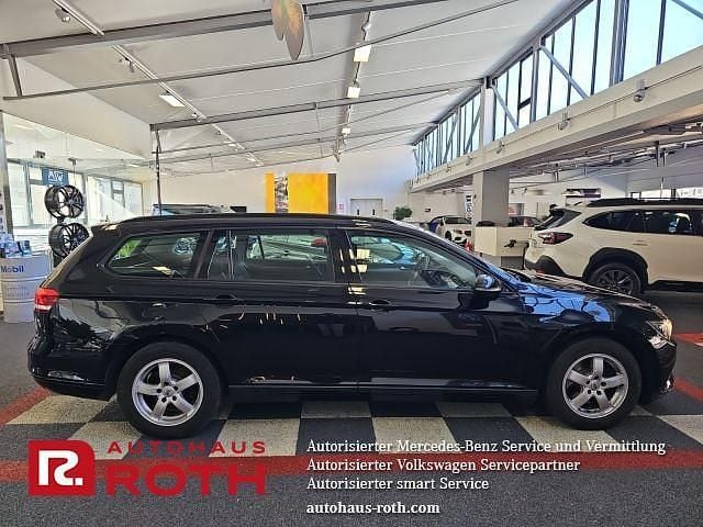 Gebraucht VW Passat Trendline 120 PS (88 kW) 2018 Schwarz Kombi
