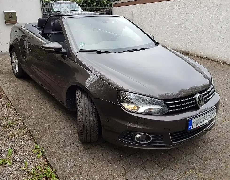 Gebraucht VW Eos Edition 140 PS (102 kW) 2011 Braun Cabrio