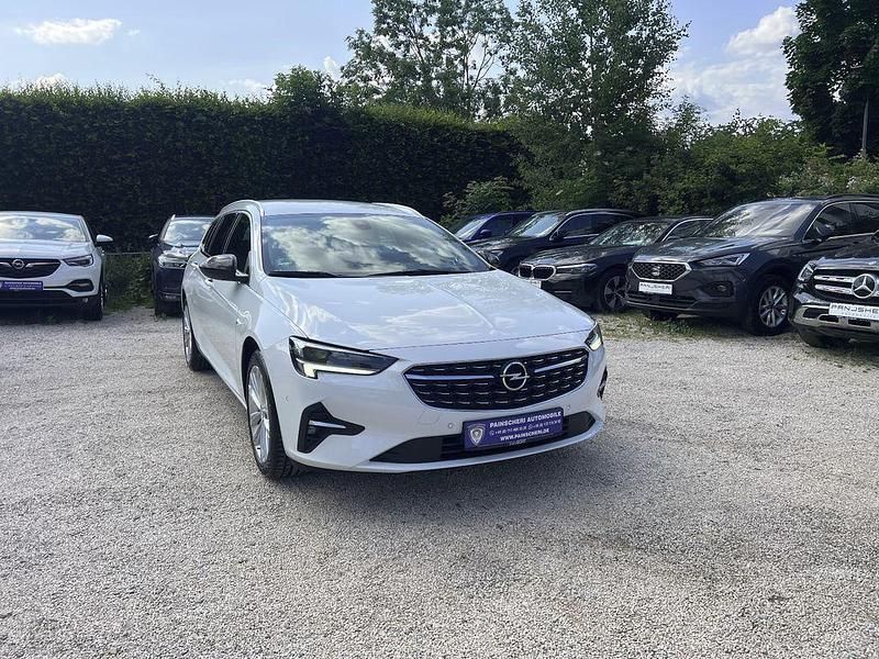 Weiß Gebraucht 2020 Opel Insignia Business Elegance Limousine | 15.899 € (Guter Preis) - Bild 1/4