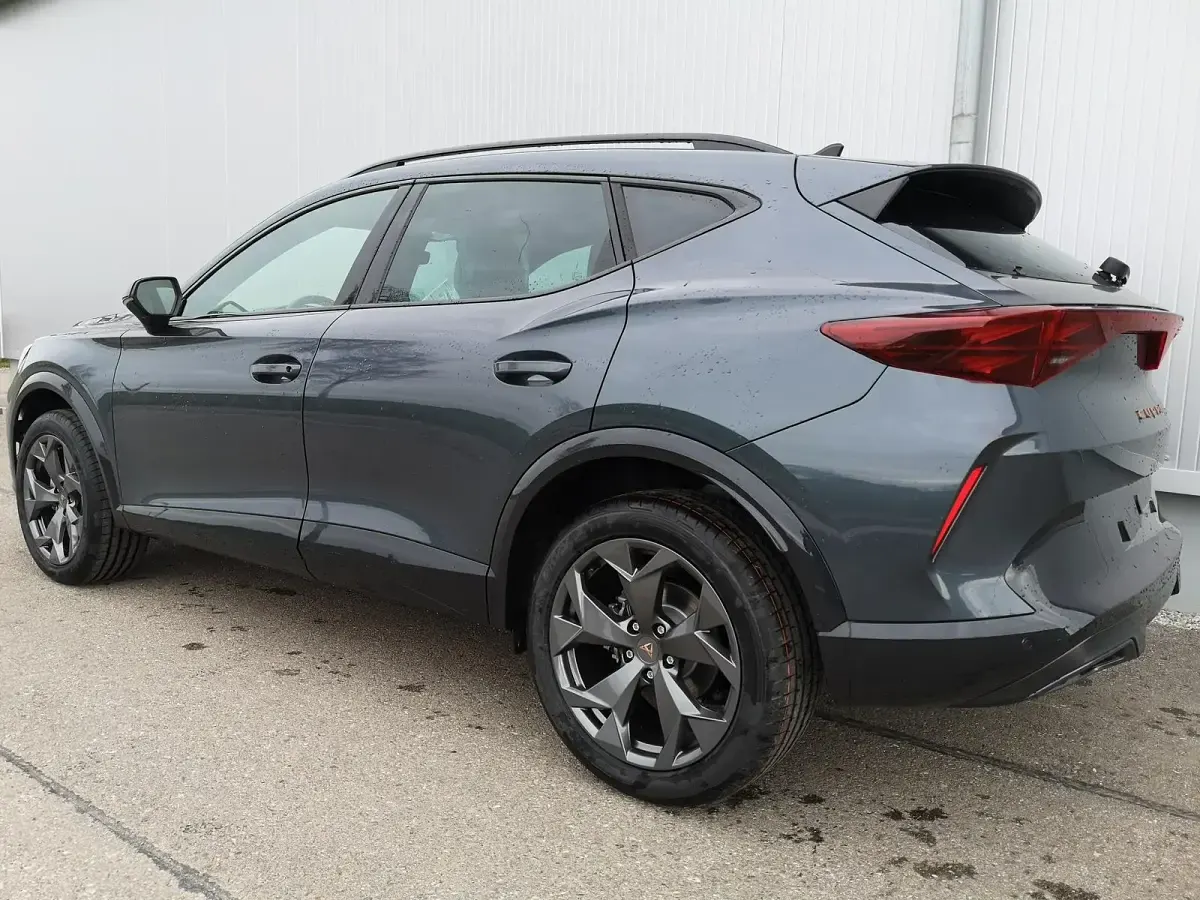Neu Cupra Formentor 190 PS (139 kW) 2026 Grau (magneticgrau metallic) SUV