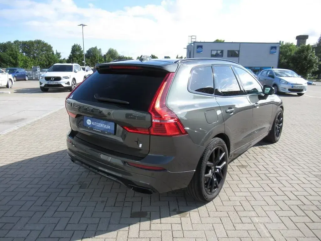 Gebraucht Volvo XC60 R-Design 197 PS (144 kW) 2021 Grau SUV