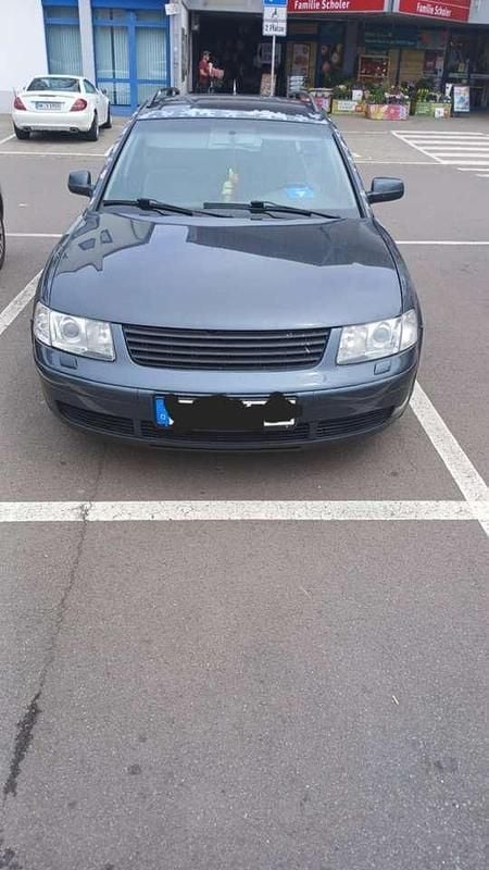 Grau Gebraucht 1999 VW Passat Comfortline Kombi | 1.000 € (Superpreis) - Bild 1/4