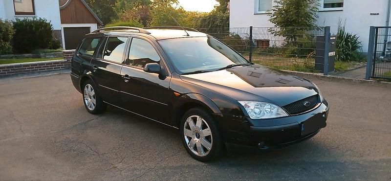 Schwarz Gebraucht 2002 Ford Mondeo Kombi | 1.790 € (Fairer Preis) - Bild 1/4