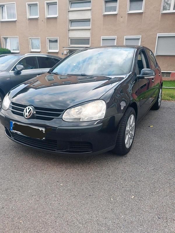 Schwarz Gebraucht 2004 VW Golf IV Kleinwagen | 2.200 € - Bild 1/4