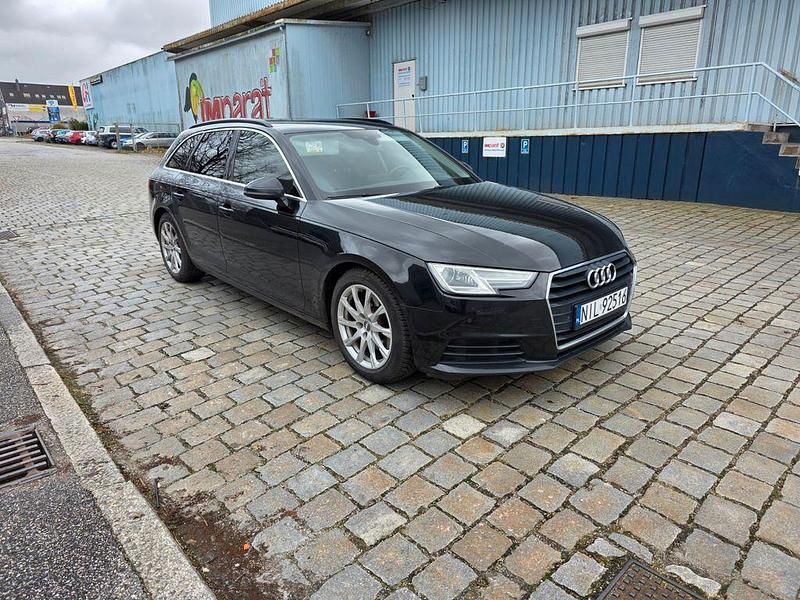 Schwarz Gebraucht 2016 Audi A4 Sport Kombi | 11.000 € (Etwas zu teuer) - Bild 1/4