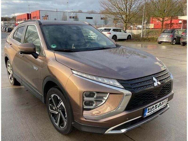Gebraucht Mitsubishi Eclipse Cross Plus 188 PS (138 kW) 2022 Braun SUV
