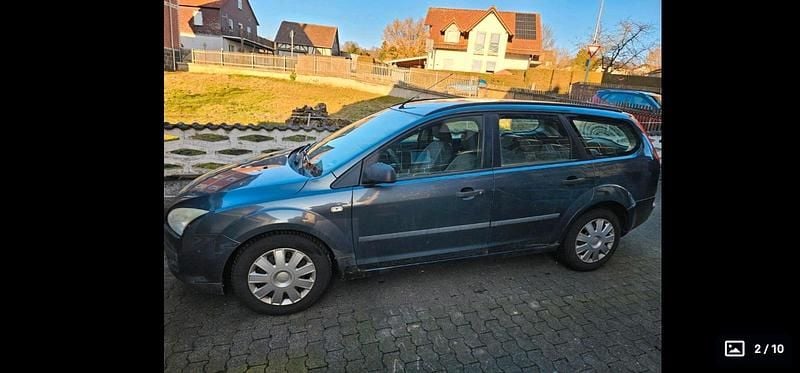 Grau Gebraucht 2005 Ford Focus Kombi | 400 € (Superpreis) - Bild 1/4