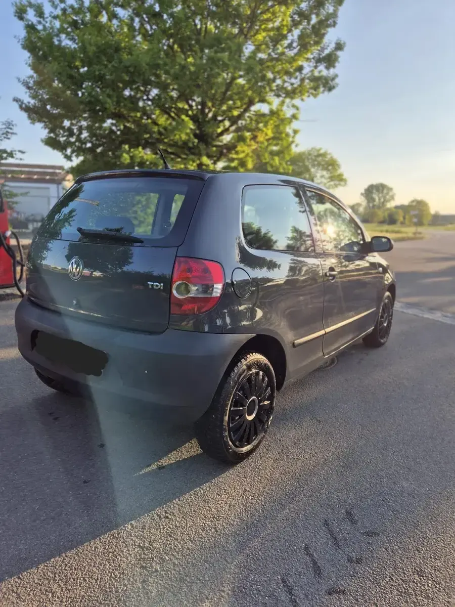 Używany VW Fox 75 KM (55 kW) 2010 Andere farben Hatchback