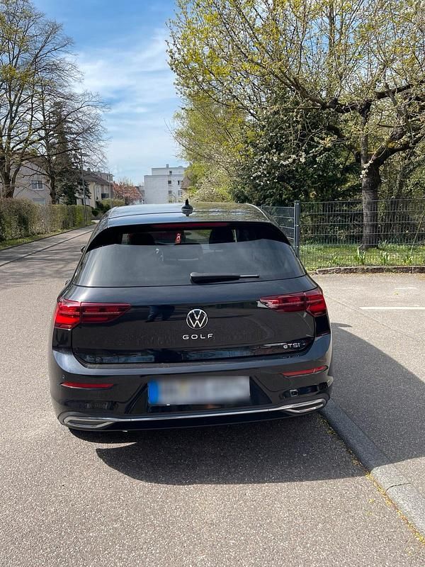 Gebraucht VW Golf VIII 150 PS (110 kW) 2020 Schwarz Kleinwagen