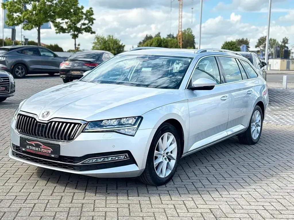 Gebraucht Skoda Superb Style 150 PS (110 kW) 2021 Silber Kombi