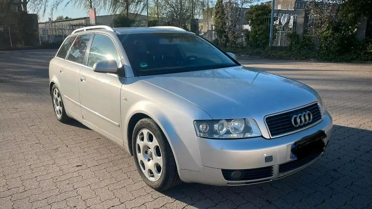 Używany Audi A4 131 KM (96 kW) 2004 Srebrny Kombi