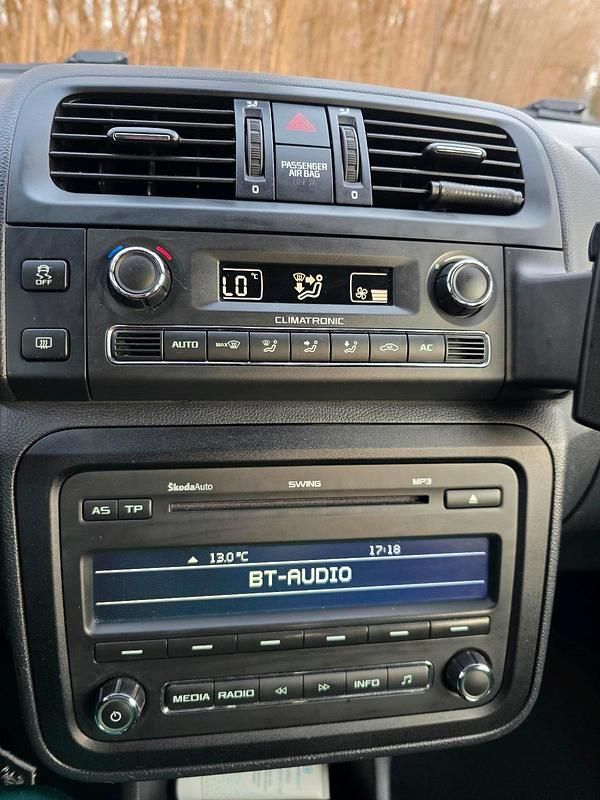 Gebraucht Skoda Fabia 90 PS (66 kW) 2011 Blau Kleinwagen