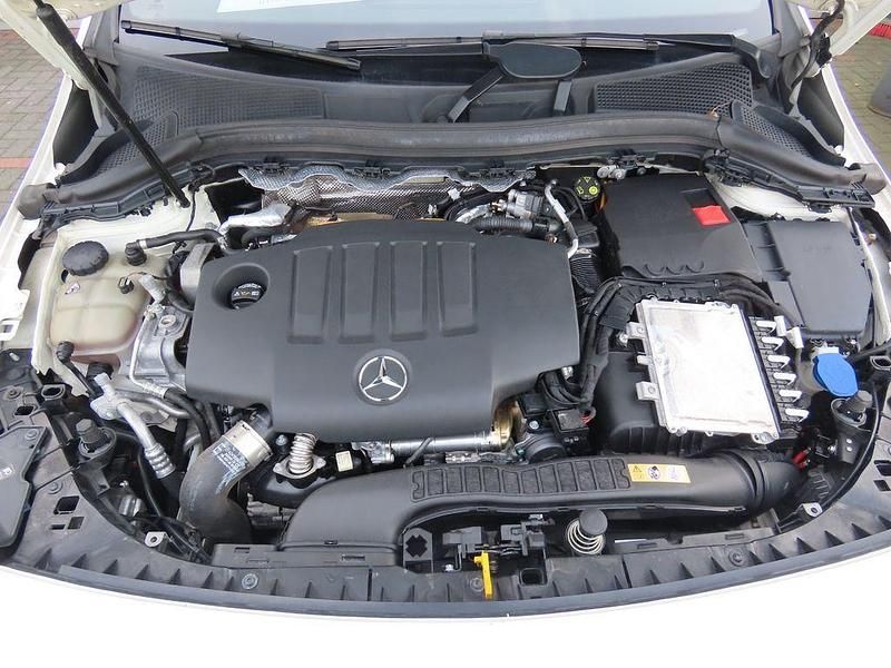 Gebraucht Mercedes 200 150 PS (110 kW) 2022 Weiß Limousine