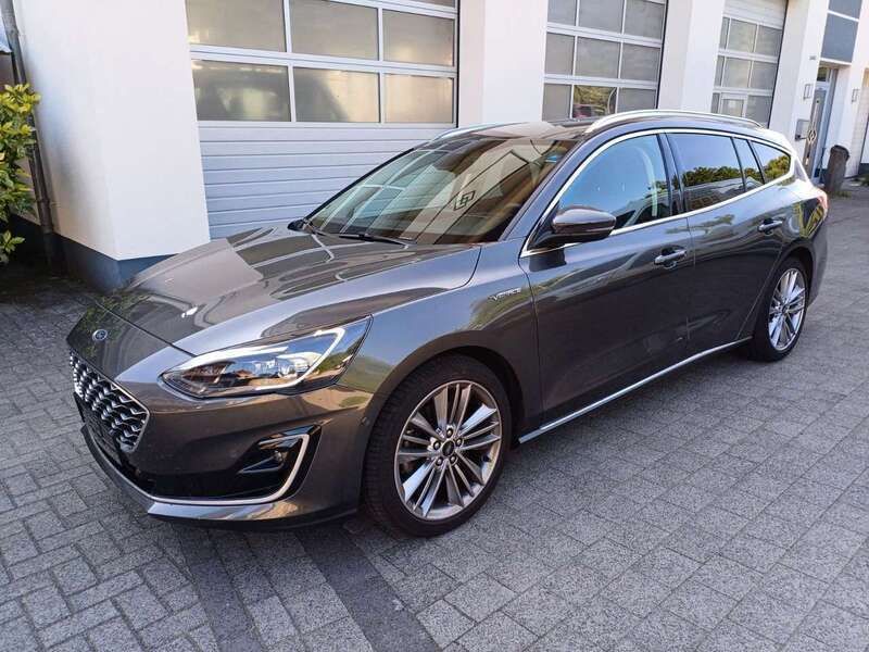 Grau Gebraucht 2020 Ford Focus Vignale Kombi | 19.990 € (Fairer Preis) - Bild 1/4