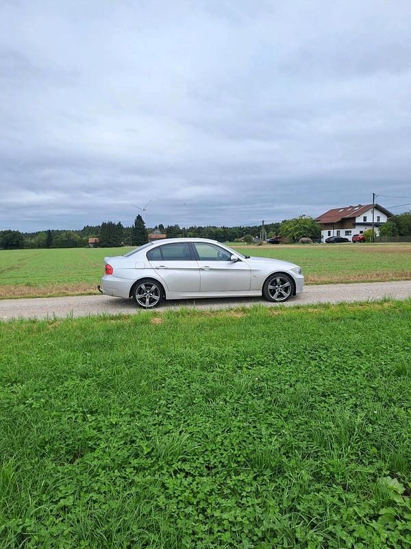 Gebraucht BMW 325 218 PS (160 kW) 2008 Limousine
