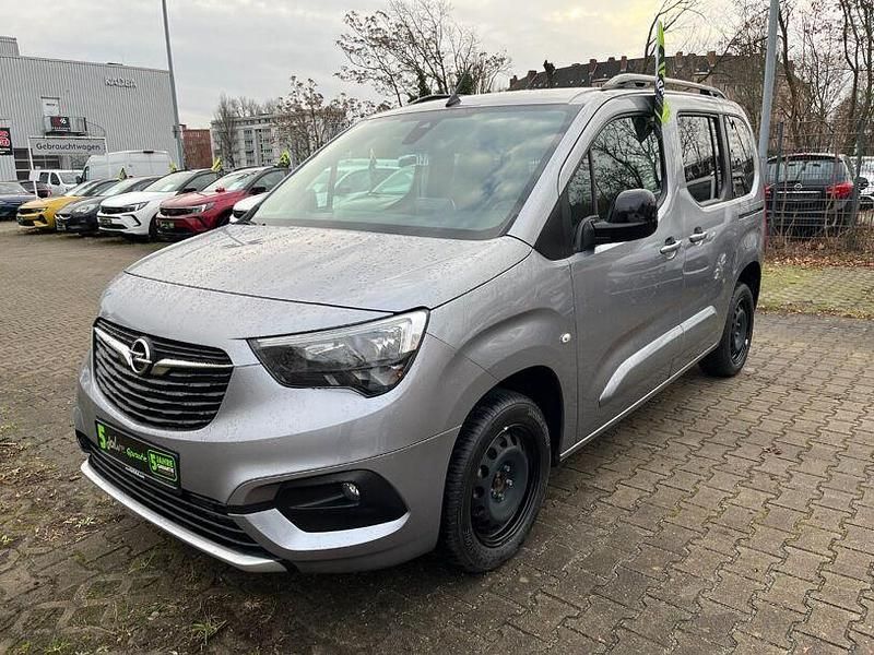 Gebraucht Opel Combo Life Ultimate 131 PS (96 kW) 2023 Kontrast grau/quarz silber Van / Kleinbus