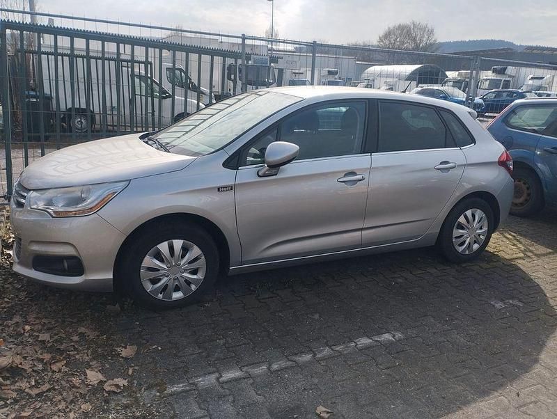 Gebraucht Citroën C4 Tendance 120 PS (88 kW) 2011 Limousine