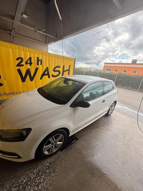 Gebraucht VW Polo 75 PS (55 kW) 2015 Weiß Kleinwagen