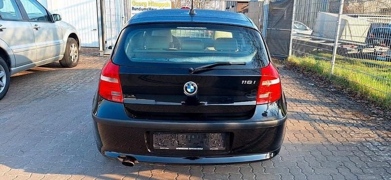 Gebraucht BMW 116 122 PS (89 kW) 2009 Schwarz Kleinwagen