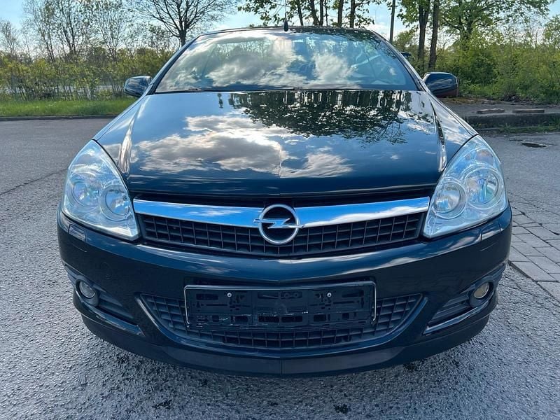 Schwarz Gebraucht 2009 Opel Astra Cabriolet Cabrio | 3.650 € (Fairer Preis) - Bild 1/4
