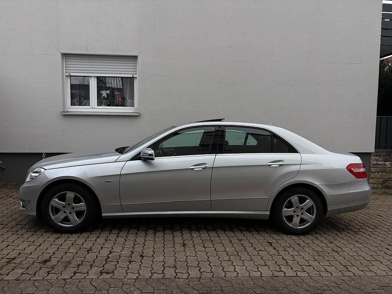 Gebraucht Mercedes E350 211 PS (155 kW) 2010 Silber Limousine
