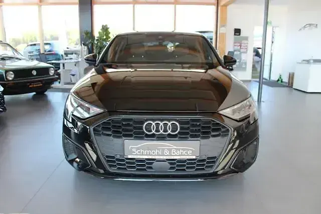 Gebraucht Audi A3 Basis 150 PS (110 kW) 2023 Schwarz Limousine