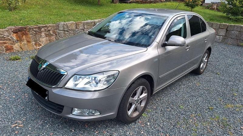 Beige Gebraucht 2011 Skoda Octavia Family Limousine | 4.990 € (Guter Preis) - Bild 1/4