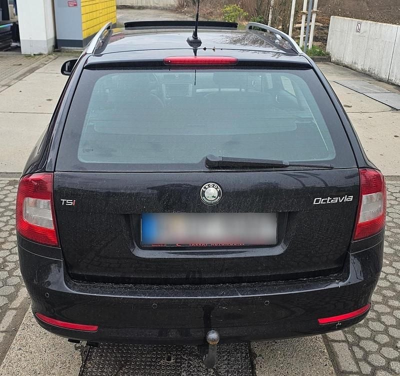 Gebraucht Skoda Octavia 160 PS (117 kW) 2010 Schwarz Kombi