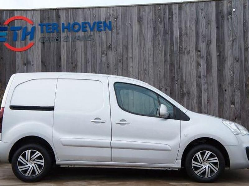 Gebraucht Citroën Berlingo 99 PS (72 kW) 2017 Silber Van / Kleinbus