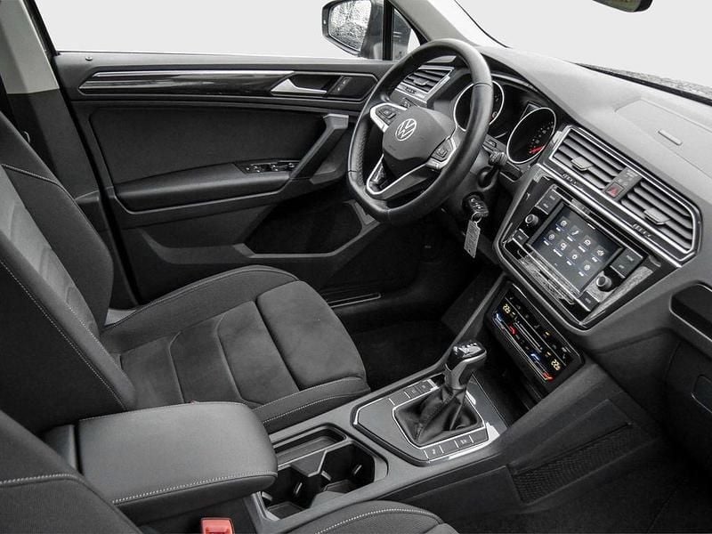 Gebraucht VW Tiguan Life 150 PS (110 kW) 2023 Grau SUV