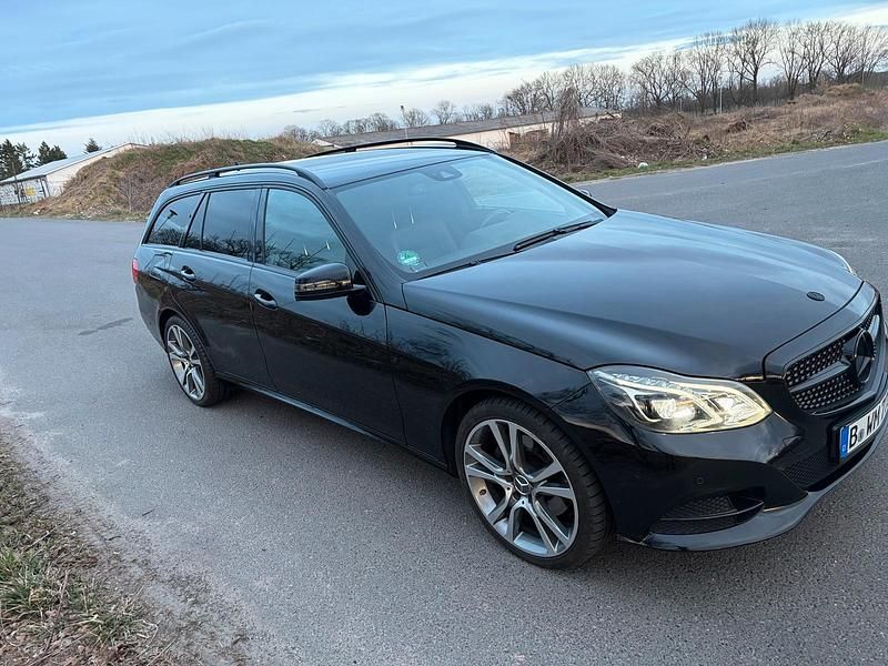 Gebraucht Mercedes E250 204 PS (150 kW) 2013 Schwarz Kombi